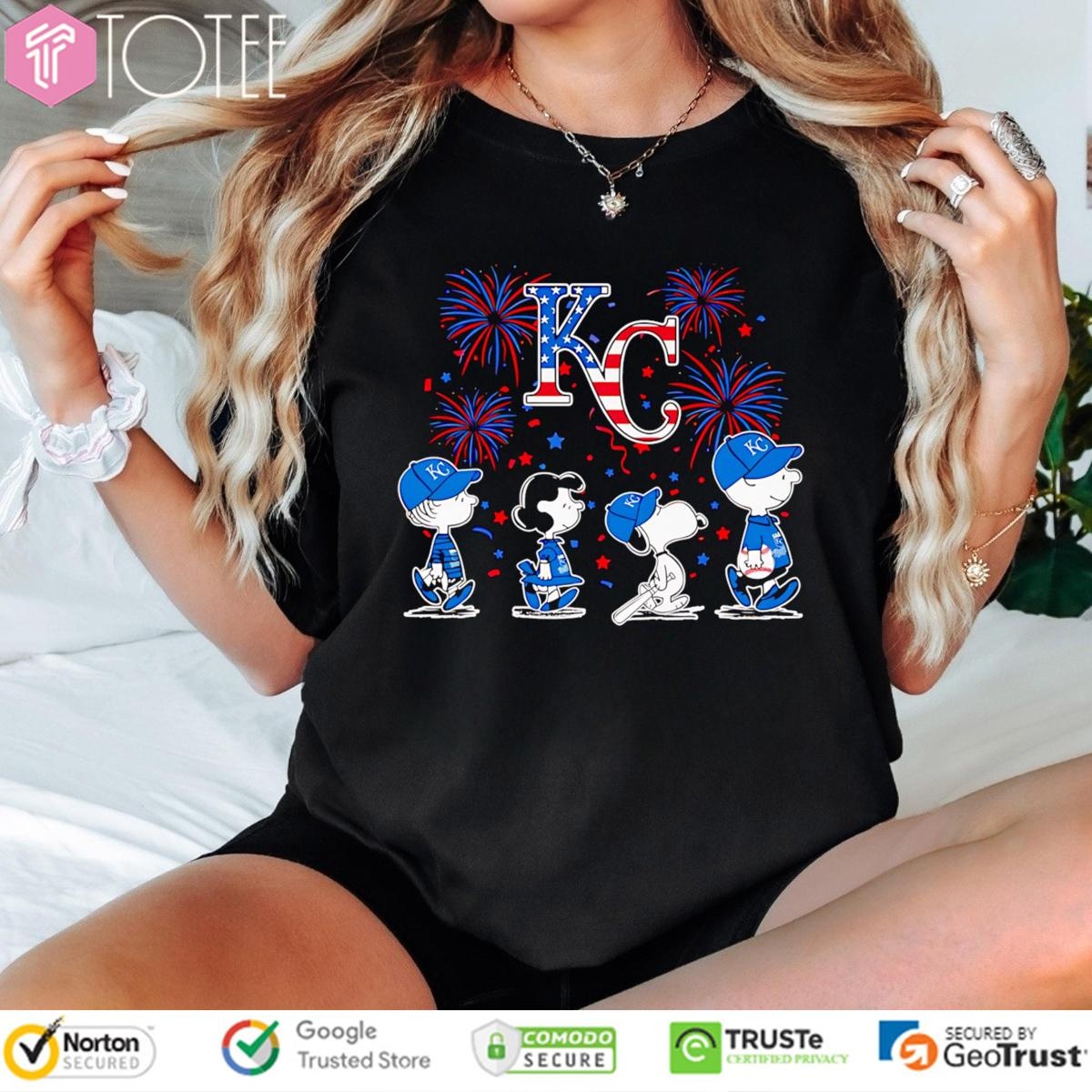 Peanuts Snoopy Kansas City Royals Fireworks 4Th Of July T-shirt